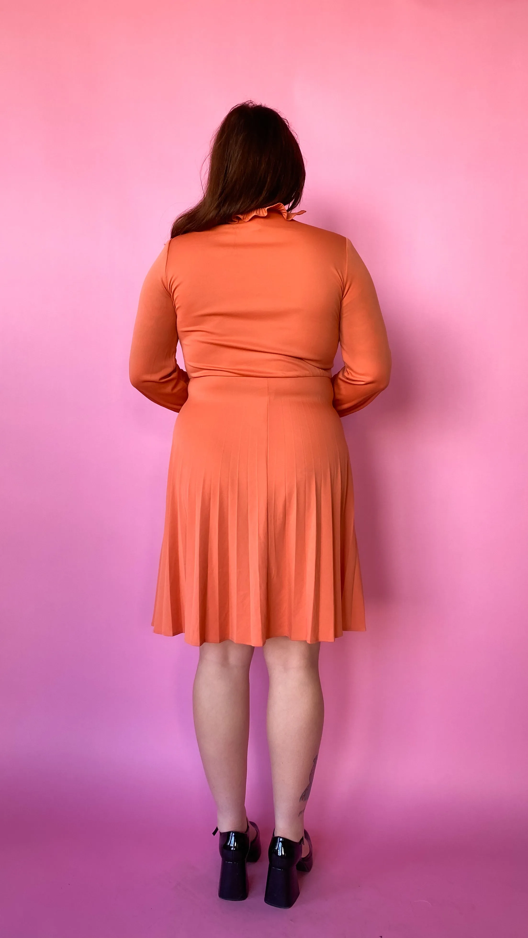 1970s Salmon Pleated Midi Dress, sz. M-1XL