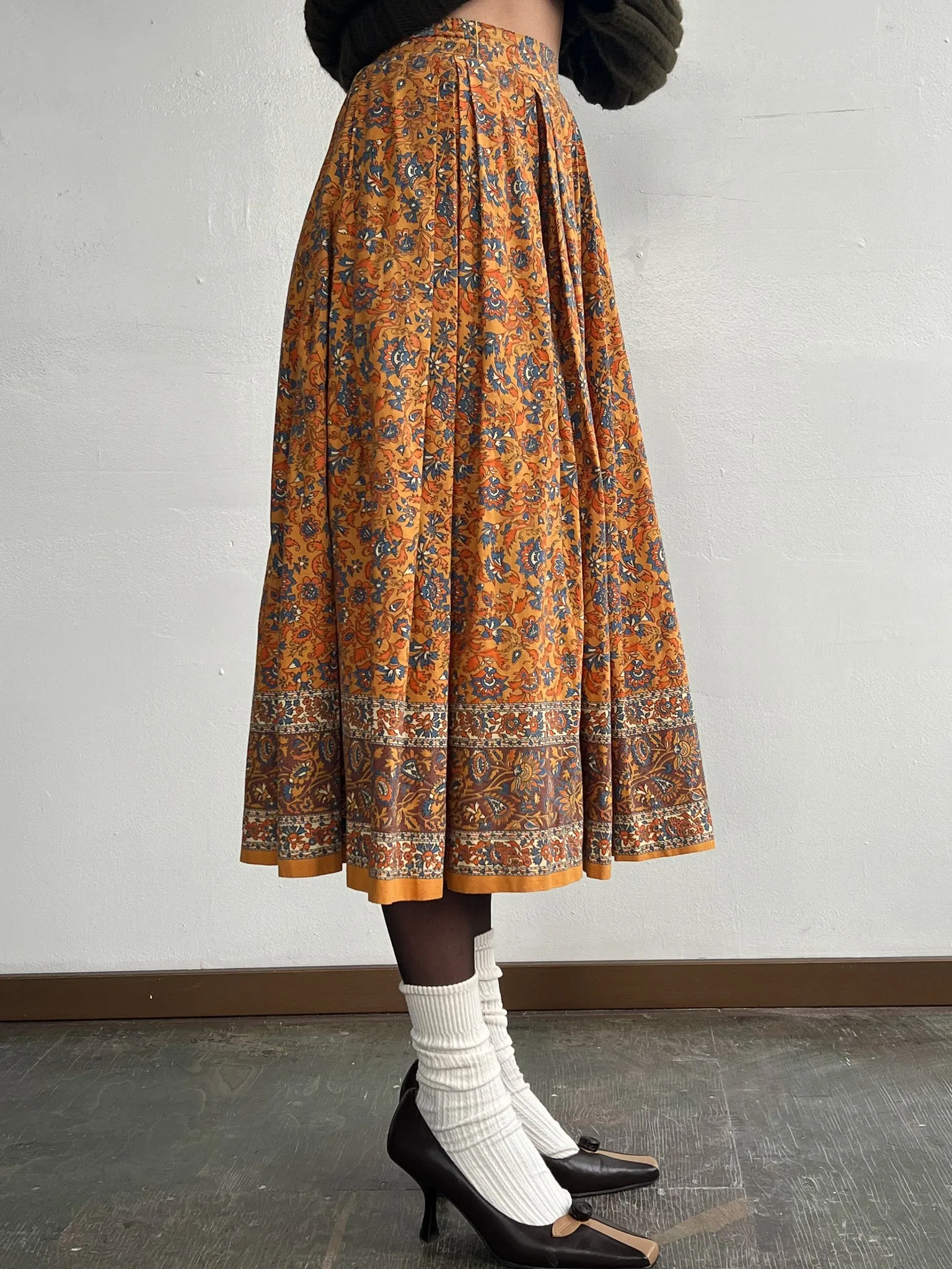 Amber Paisley Skirt (S)