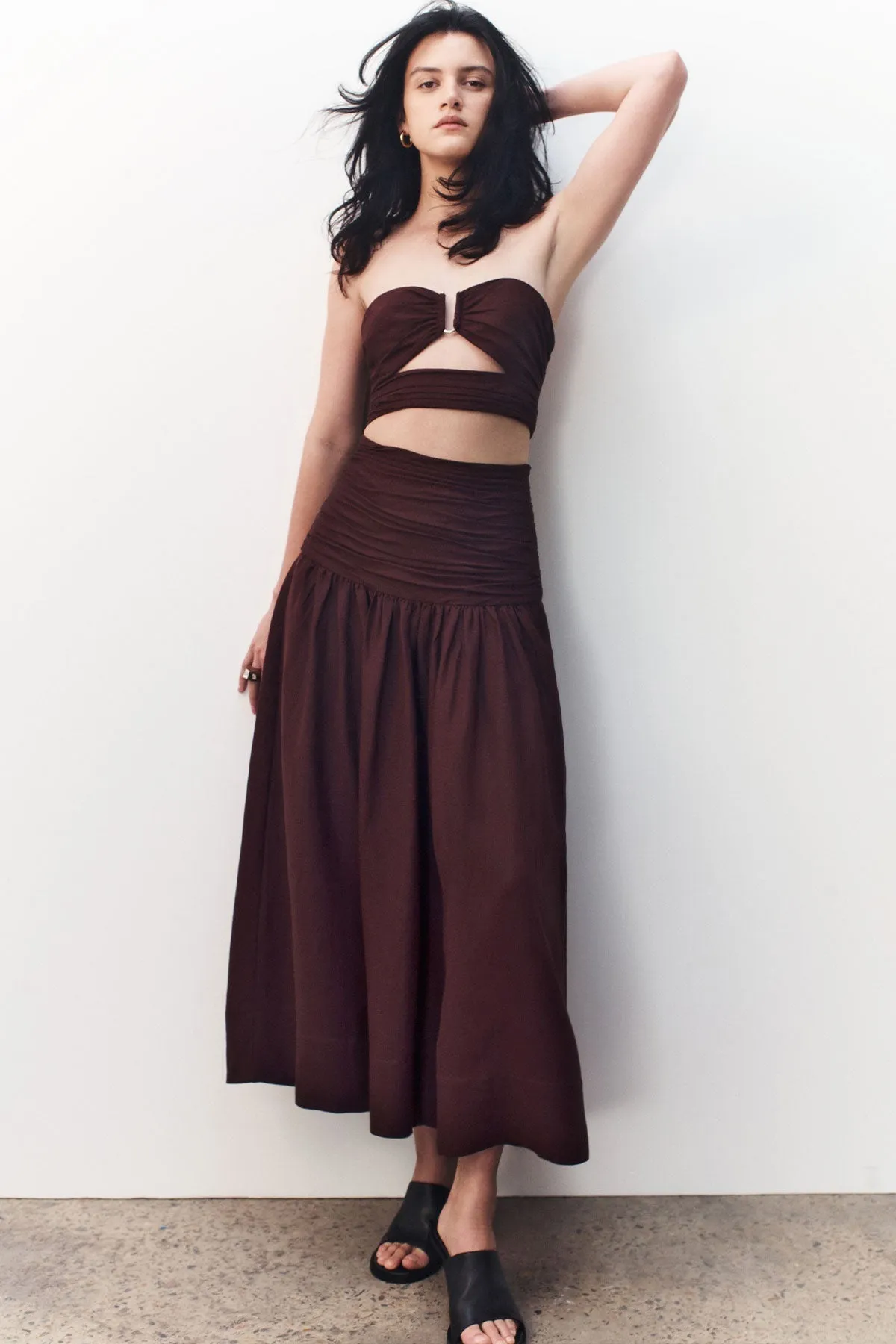 Luxurious Cocoa Ruched Linen Midi Skirt - Cézanne Collection