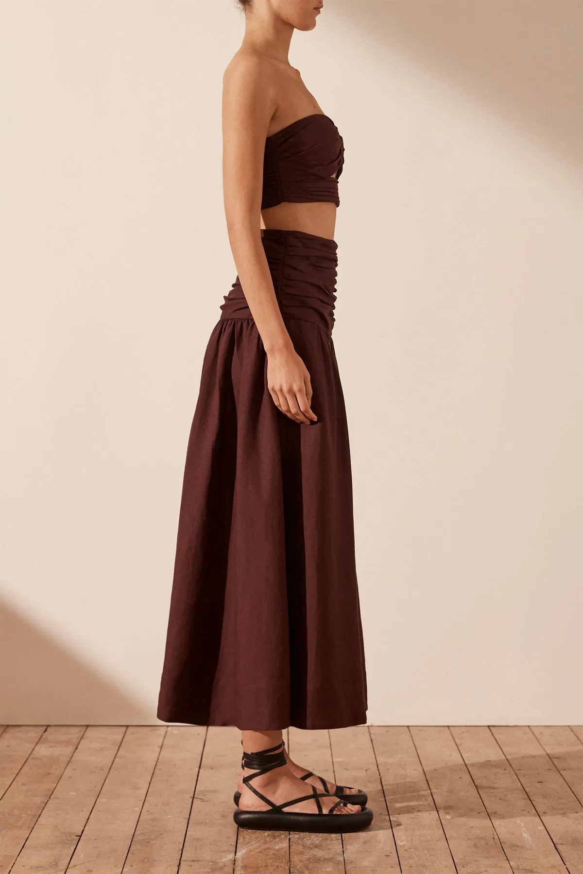 Luxurious Cocoa Ruched Linen Midi Skirt - Cézanne Collection