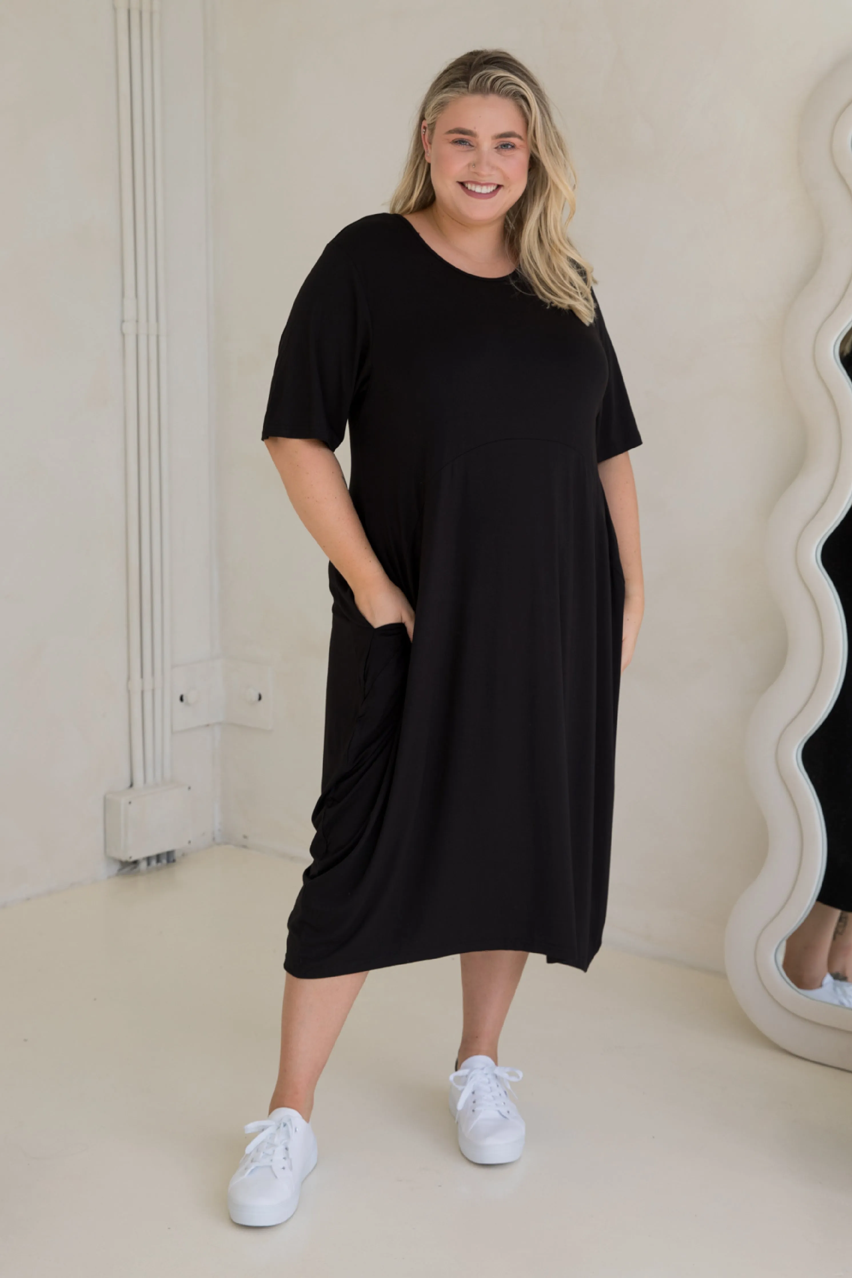 Short Sleeve Soho Dress in Black