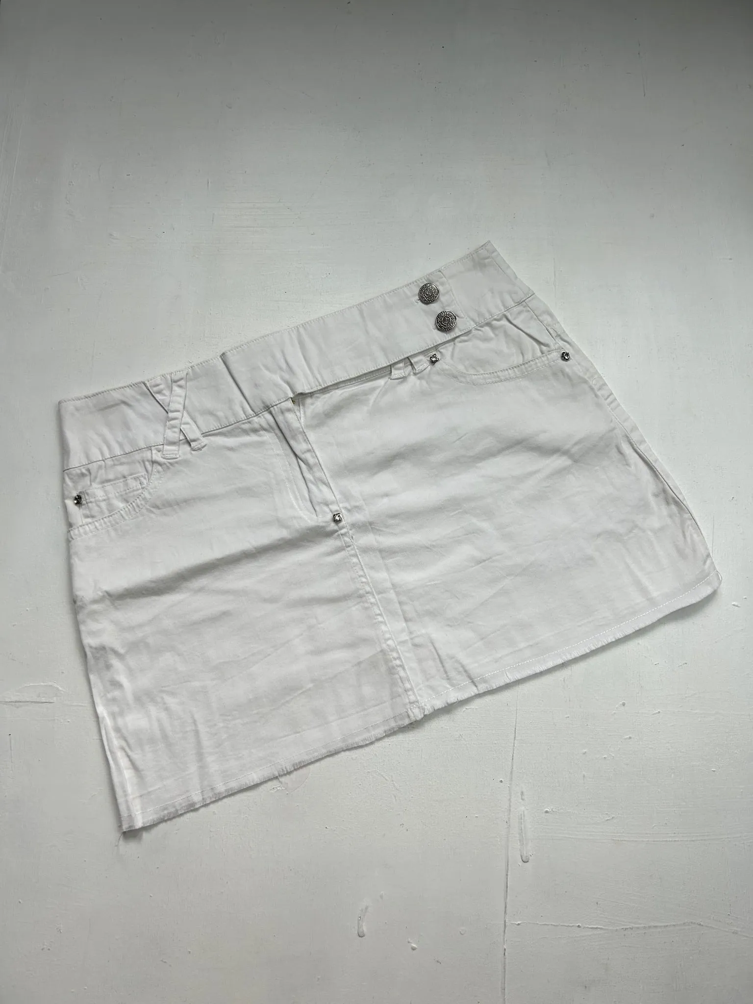 White denim mid rise y2k 90s vintage mini skirt (S)